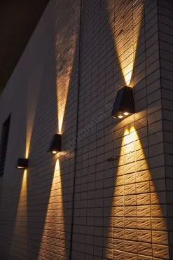 LED Aurinkokenno Seinävalaisin Anturilla LED/2W/5V IP54