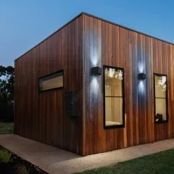 LED Aurinkoseinävalaisin WINGS LED/2W/3,2V 6000K IP54 Musta