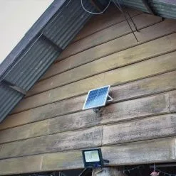 LED Himmennettävä Aurinkokenno Valonheitin LED/16W/3,2V 6000K IP65 + Kauko-ohjain