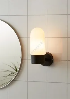 Markslöjd 107801 - Kylpyhuoneen Seinävalaisin ZEN 1xE27/15W/230V IP44